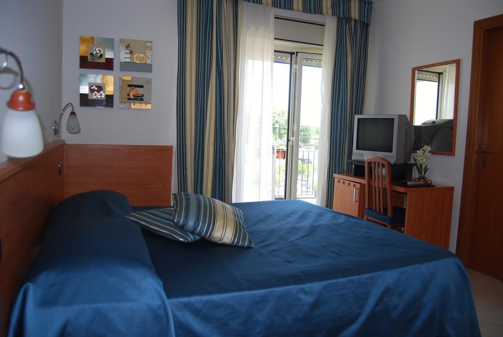 Telma Hotel Terracina Ngoại thất bức ảnh